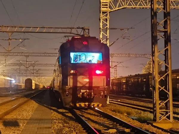 ����618.6��ҽ�����ʼ��羳���̳��ڲ�Ʒ���г������人���ɽվ������ʻ���¹�����˹����